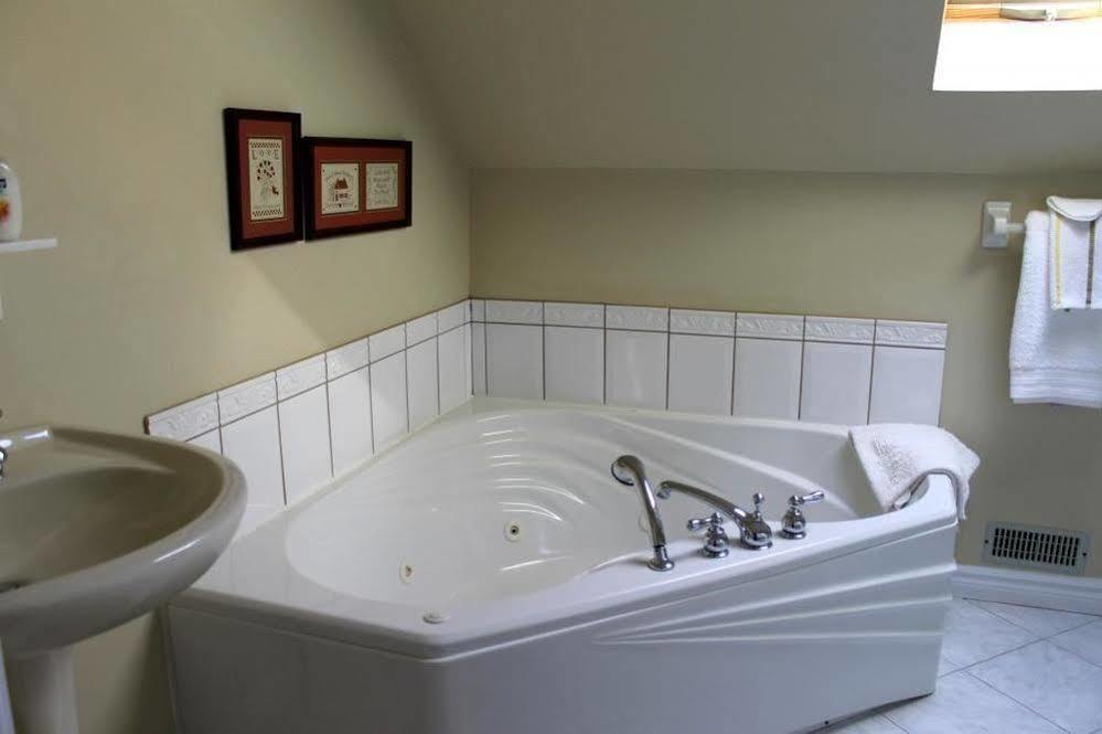 Mackenzie House B&B By Elevate Rooms Port Hawkesbury Zewnętrze zdjęcie